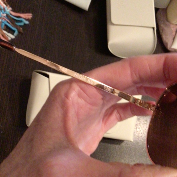 NEW! Quay high key gold sunglasses